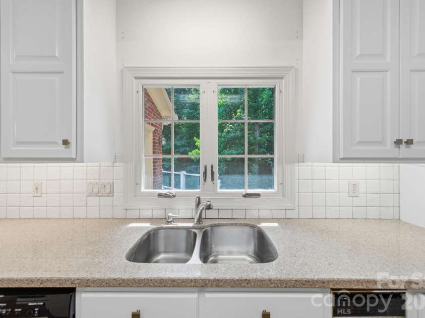 5215 Silchester Lane, Charlotte, NC 28215.  MLS# CAR4361255, YatesRealty ID 39146. 