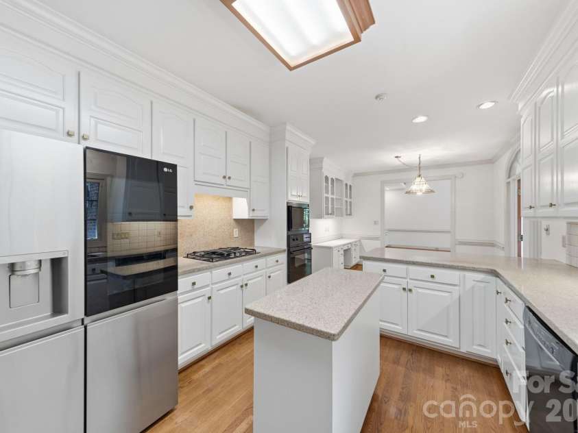 5215 Silchester Lane, Charlotte, NC 28215.  MLS# CAR4361255, YatesRealty ID 39146. 