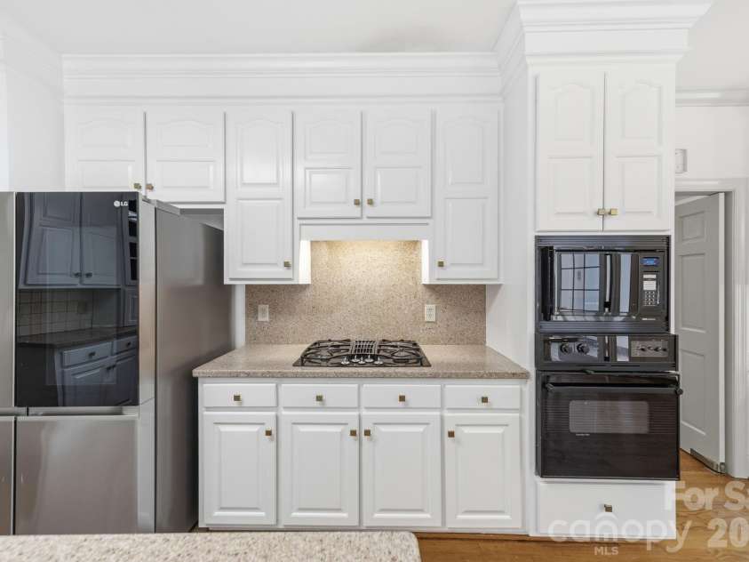 5215 Silchester Lane, Charlotte, NC 28215.  MLS# CAR4361255, YatesRealty ID 39146. 