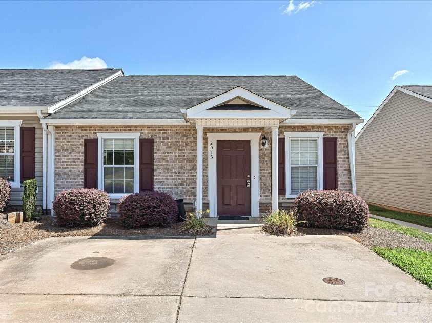 2013 Pin Oak Place, Cramerton, NC 28032.  MLS# CAR4404969, YatesRealty ID 39147. 2013 Pin Oak Place