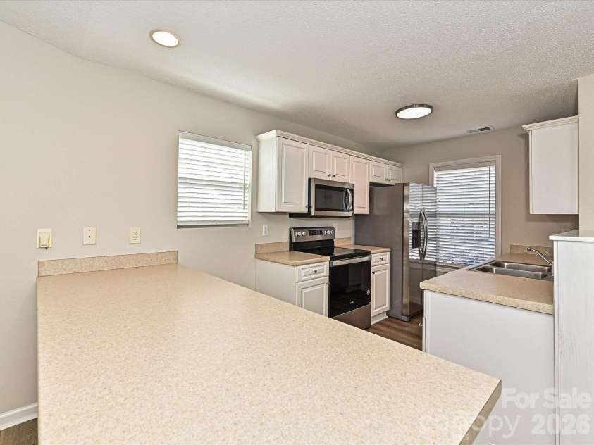 2013 Pin Oak Place, Cramerton, NC 28032.  MLS# CAR4404969, YatesRealty ID 39147. Kitchen