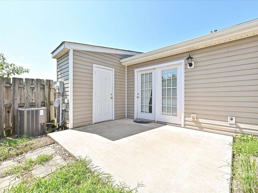2013 Pin Oak Place, Cramerton, NC 28032.  MLS# CAR4404969, YatesRealty ID 39147. Patio