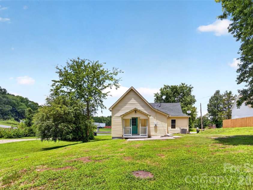 384 Grace Avenue, Concord, NC 28027.  MLS# CAR4402919, YatesRealty ID 39149. Backyard