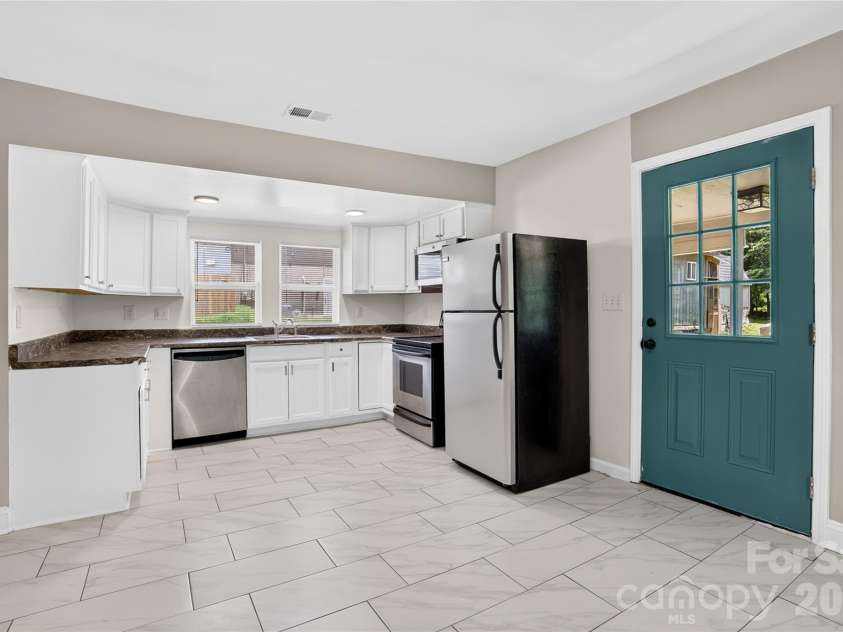 384 Grace Avenue, Concord, NC 28027.  MLS# CAR4402919, YatesRealty ID 39149. Kitchen
