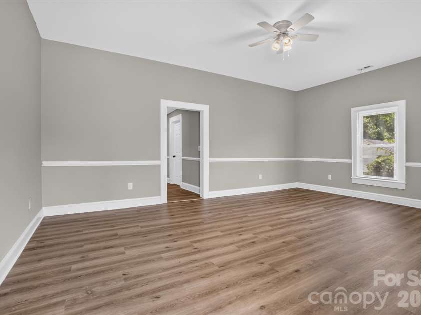 384 Grace Avenue, Concord, NC 28027.  MLS# CAR4402919, YatesRealty ID 39149. Living Room