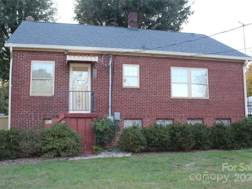 123 Stonewall Street, Albemarle, NC 28001.  MLS# CAR4192532, YatesRealty ID 3915. 