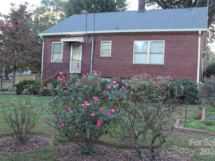 123 Stonewall Street, Albemarle, NC 28001.  MLS# CAR4192532, YatesRealty ID 3915. 