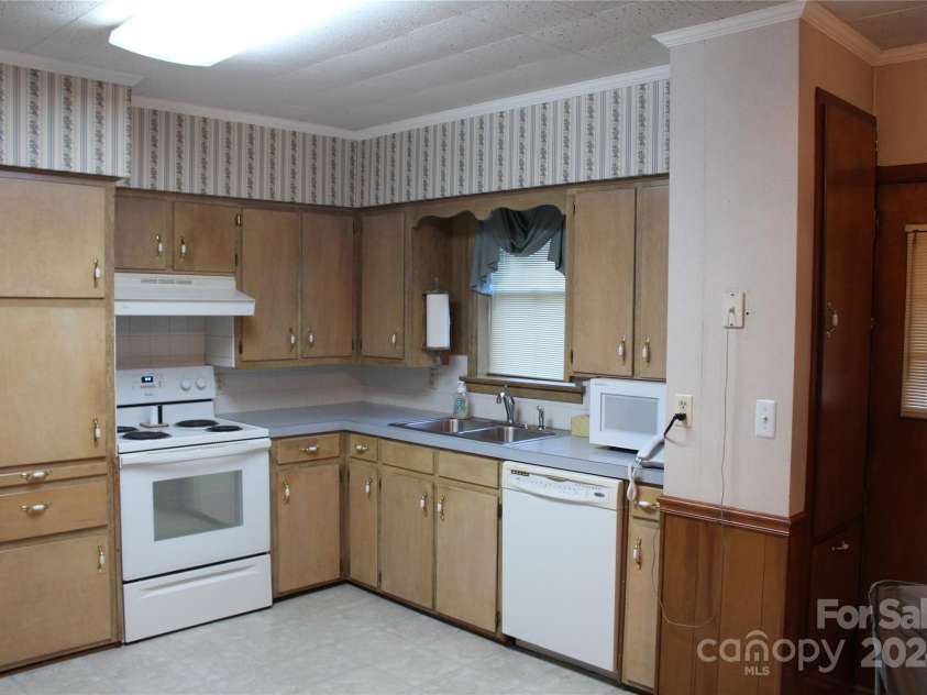 123 Stonewall Street, Albemarle, NC 28001.  MLS# CAR4192532, YatesRealty ID 3915. 