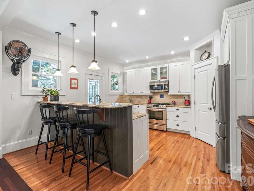 1822 Hall Avenue, Charlotte, NC 28205.  MLS# CAR4351357, YatesRealty ID 3915. 