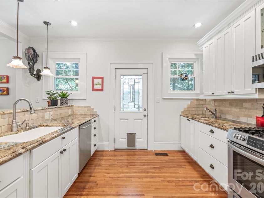 1822 Hall Avenue, Charlotte, NC 28205.  MLS# CAR4351357, YatesRealty ID 3915. 