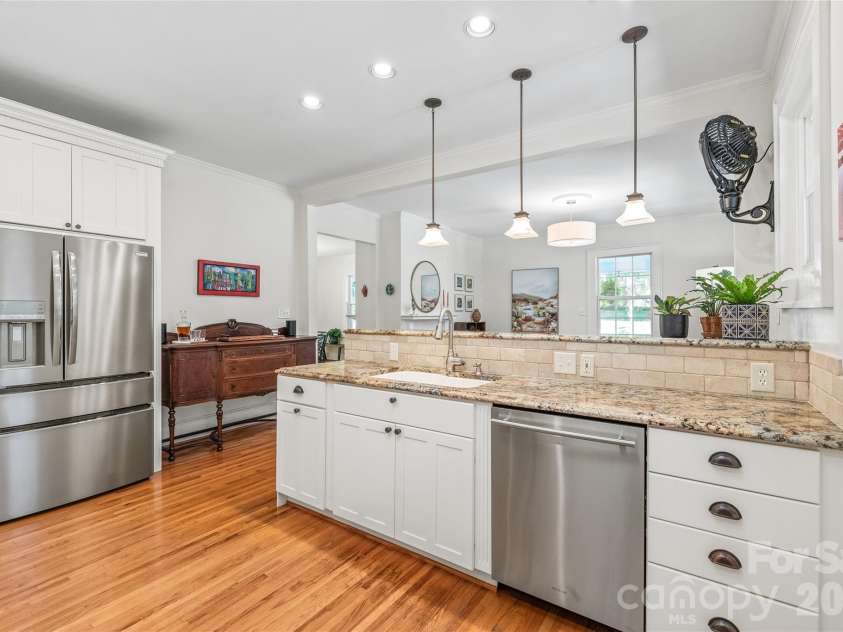 1822 Hall Avenue, Charlotte, NC 28205.  MLS# CAR4351357, YatesRealty ID 3915. 