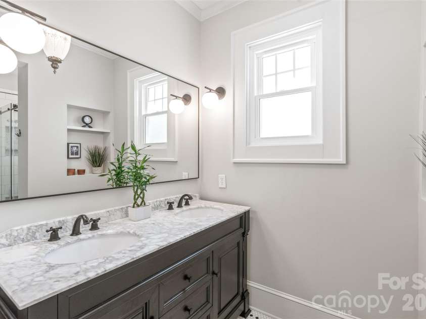 1822 Hall Avenue, Charlotte, NC 28205.  MLS# CAR4351357, YatesRealty ID 3915. 