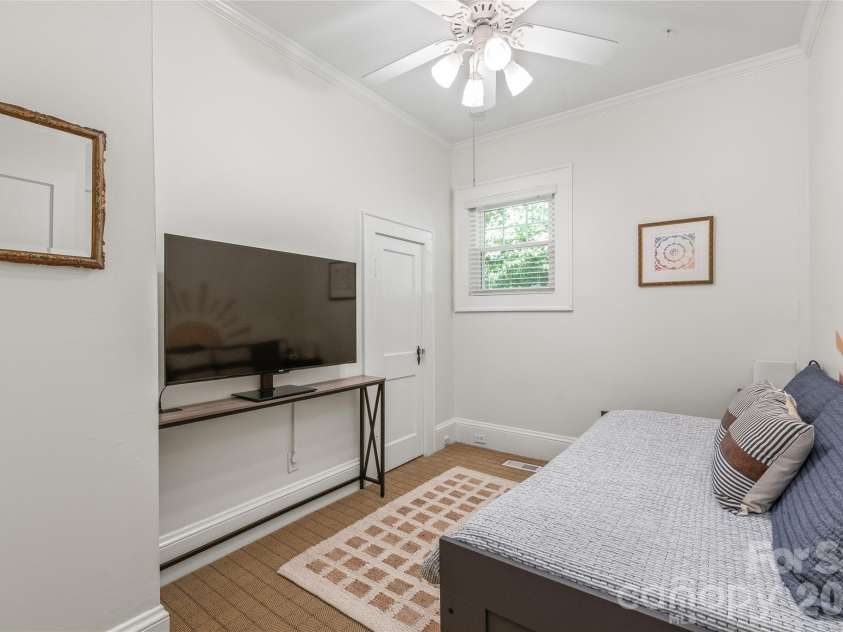 1822 Hall Avenue, Charlotte, NC 28205.  MLS# CAR4351357, YatesRealty ID 3915. 