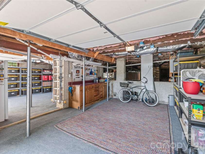 1822 Hall Avenue, Charlotte, NC 28205.  MLS# CAR4351357, YatesRealty ID 3915. 