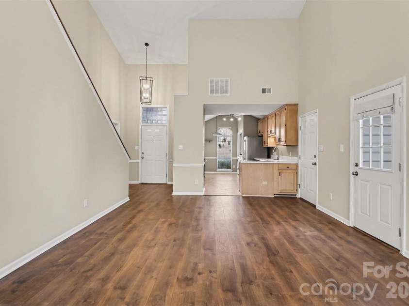 8414 Woodford Bridge Drive, Charlotte, NC 28216.  MLS# CAR4343210, YatesRealty ID 3915. 