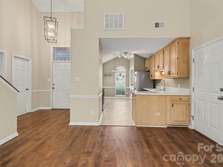 8414 Woodford Bridge Drive, Charlotte, NC 28216.  MLS# CAR4343210, YatesRealty ID 3915. 