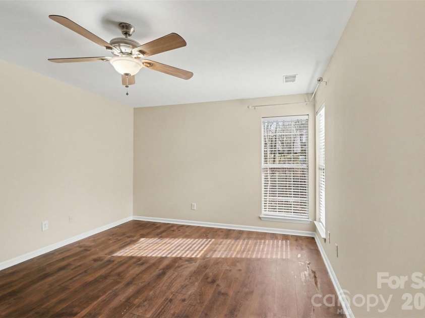 8414 Woodford Bridge Drive, Charlotte, NC 28216.  MLS# CAR4343210, YatesRealty ID 3915. 