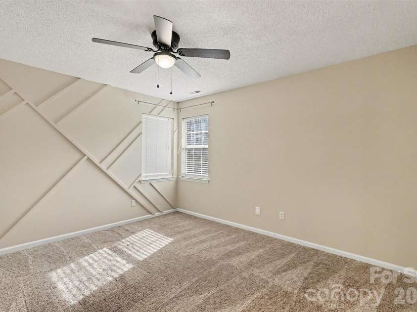 8414 Woodford Bridge Drive, Charlotte, NC 28216.  MLS# CAR4343210, YatesRealty ID 3915. Loft Bonus Room