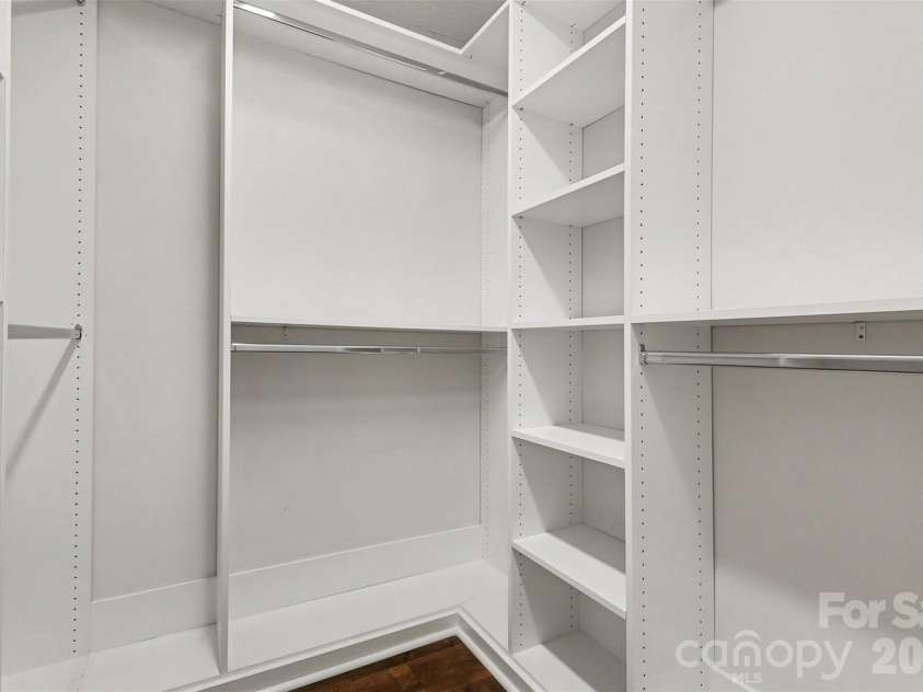 8414 Woodford Bridge Drive, Charlotte, NC 28216.  MLS# CAR4343210, YatesRealty ID 3915. Primary Closet