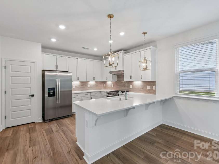 225 Bellina Drive, York, SC 29745.  MLS# CAR4404348, YatesRealty ID 39152. Breakfast Area