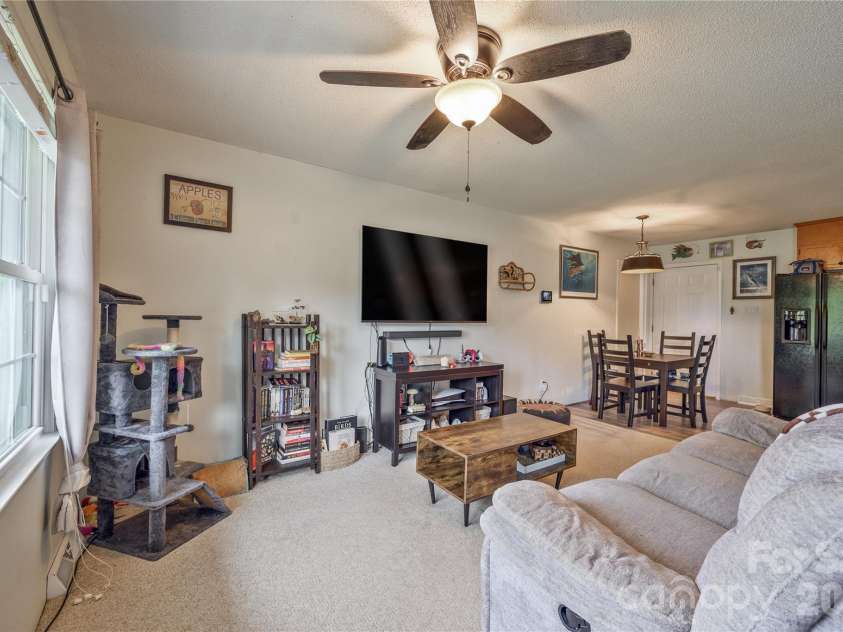130 Fort Dobbs Road, Statesville, NC 28625.  MLS# CAR4363867, YatesRealty ID 39153. 