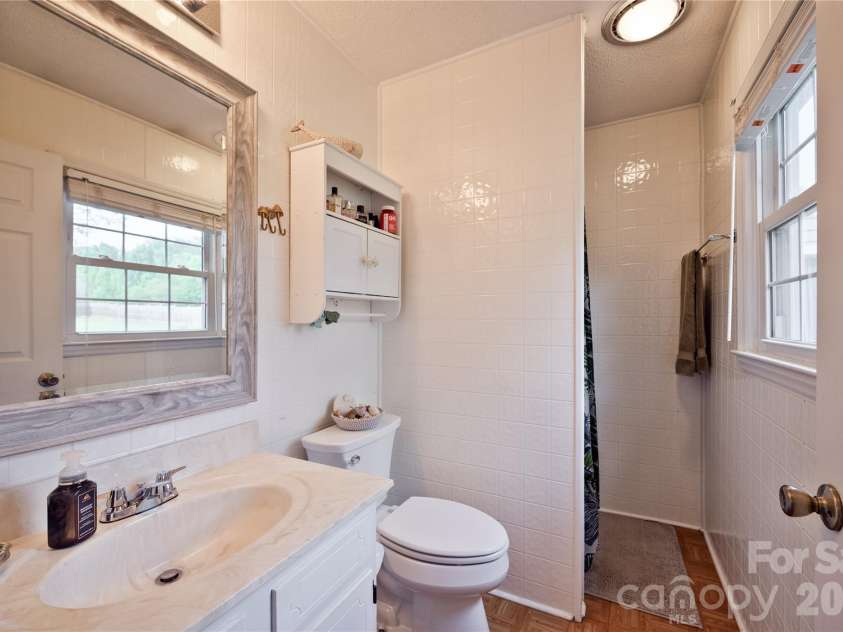 130 Fort Dobbs Road, Statesville, NC 28625.  MLS# CAR4363867, YatesRealty ID 39153. 