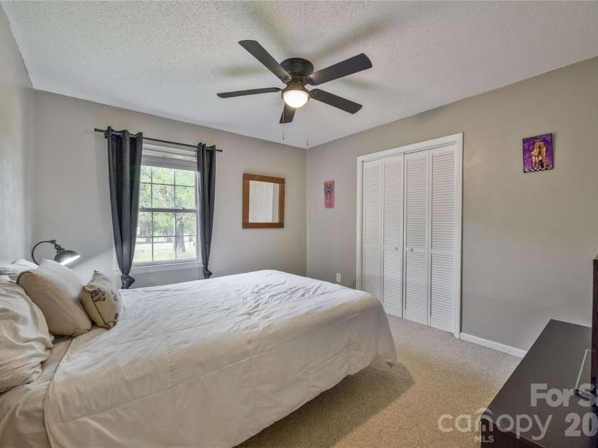 130 Fort Dobbs Road, Statesville, NC 28625.  MLS# CAR4363867, YatesRealty ID 39153. 