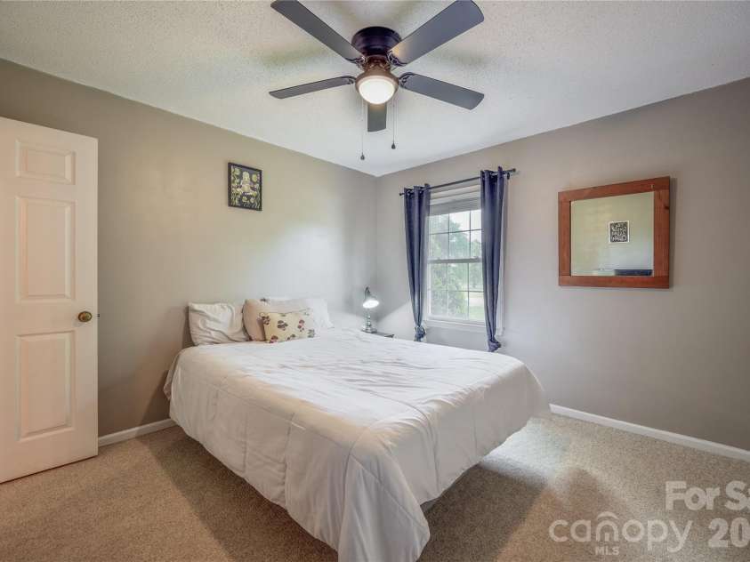 130 Fort Dobbs Road, Statesville, NC 28625.  MLS# CAR4363867, YatesRealty ID 39153. 