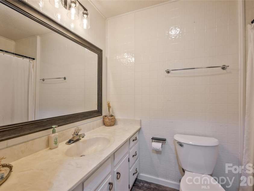 130 Fort Dobbs Road, Statesville, NC 28625.  MLS# CAR4363867, YatesRealty ID 39153. 