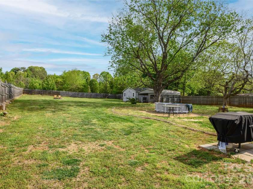 130 Fort Dobbs Road, Statesville, NC 28625.  MLS# CAR4363867, YatesRealty ID 39153. 