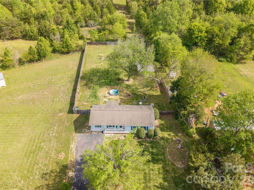 130 Fort Dobbs Road, Statesville, NC 28625.  MLS# CAR4363867, YatesRealty ID 39153. 