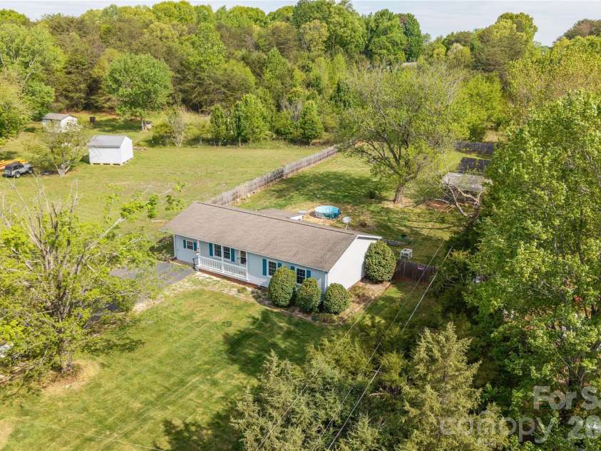 130 Fort Dobbs Road, Statesville, NC 28625.  MLS# CAR4363867, YatesRealty ID 39153. 