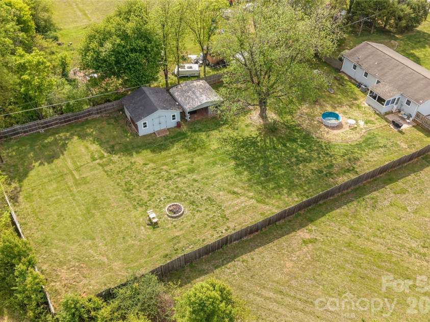 130 Fort Dobbs Road, Statesville, NC 28625.  MLS# CAR4363867, YatesRealty ID 39153. 
