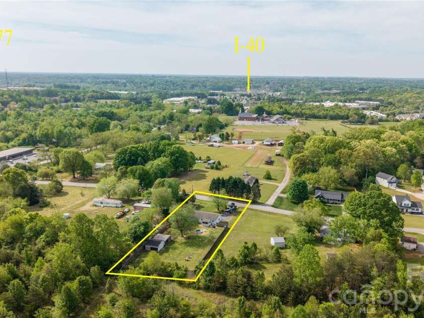 130 Fort Dobbs Road, Statesville, NC 28625.  MLS# CAR4363867, YatesRealty ID 39153. 