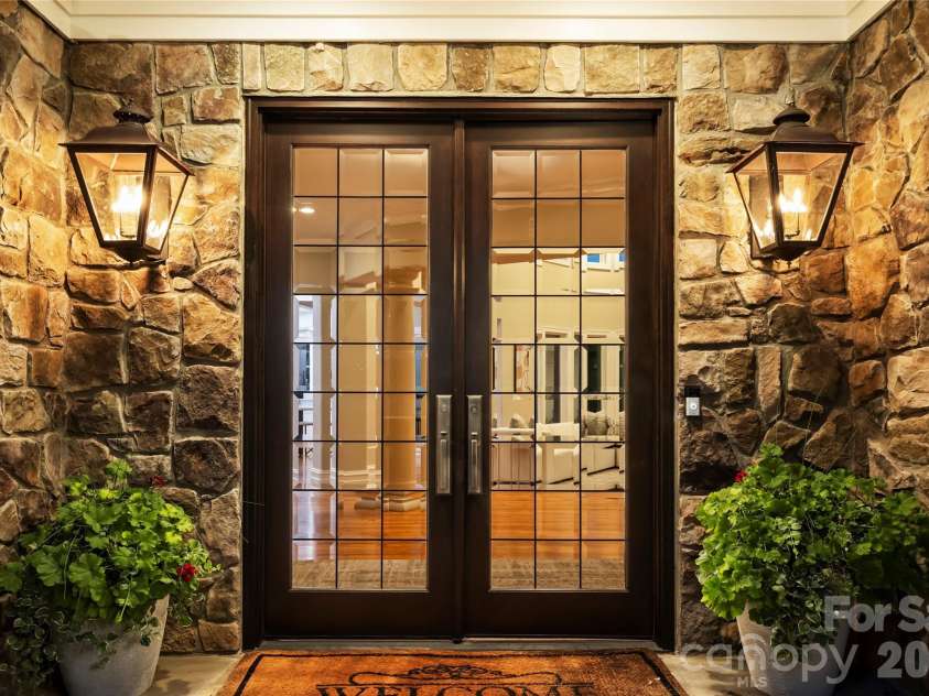 11717 Smart Lane, Charlotte, NC 28277.  MLS# CAR4403907, YatesRealty ID 39154. Mahogany front doors with leaded beveled glass