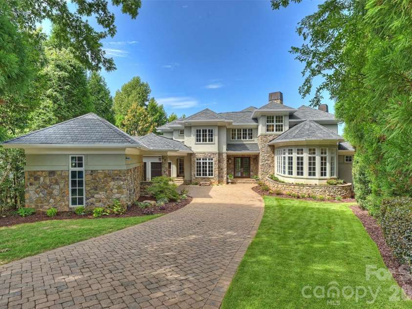 11717 Smart Lane, Charlotte, NC 28277.  MLS# CAR4403907, YatesRealty ID 39154. Modern elegance with a nod to Art Deco Design