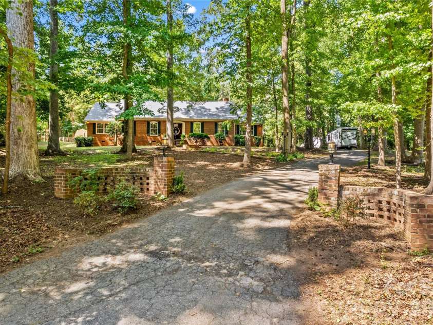 150 Kent Road, Salisbury, NC 28147.  MLS# CAR4414718, YatesRealty ID 39156. 