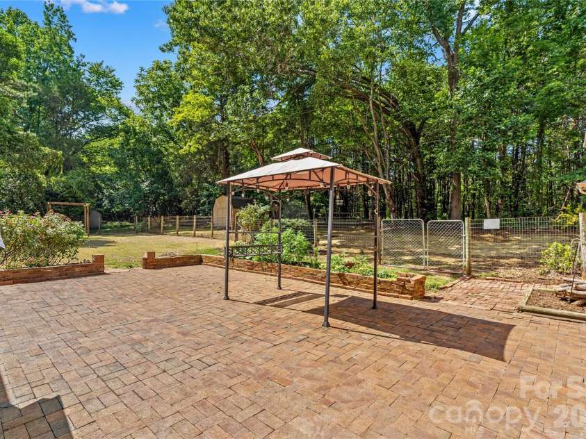 150 Kent Road, Salisbury, NC 28147.  MLS# CAR4414718, YatesRealty ID 39156. 