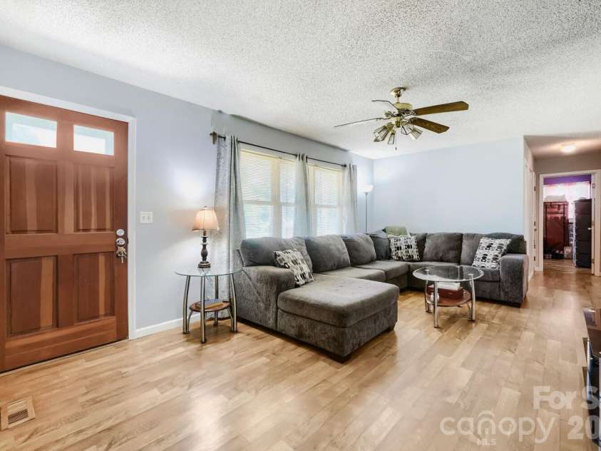 2601 Lynn Drive, Gastonia, NC 28054.  MLS# CAR4401718, YatesRealty ID 39157. 