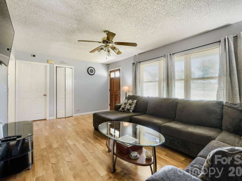 2601 Lynn Drive, Gastonia, NC 28054.  MLS# CAR4401718, YatesRealty ID 39157. 
