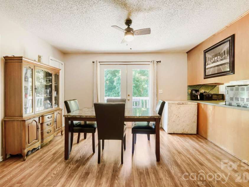 2601 Lynn Drive, Gastonia, NC 28054.  MLS# CAR4401718, YatesRealty ID 39157. 