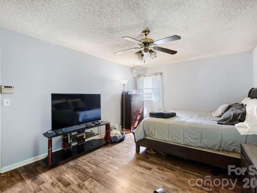 2601 Lynn Drive, Gastonia, NC 28054.  MLS# CAR4401718, YatesRealty ID 39157. 