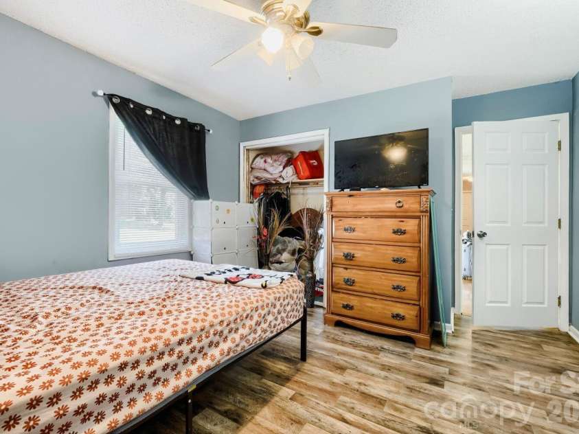 2601 Lynn Drive, Gastonia, NC 28054.  MLS# CAR4401718, YatesRealty ID 39157. 