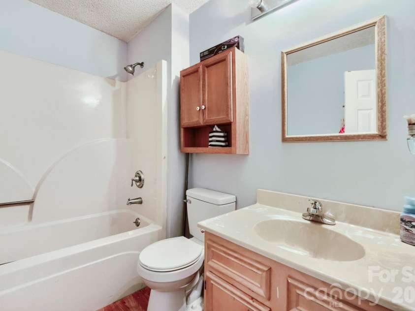 2601 Lynn Drive, Gastonia, NC 28054.  MLS# CAR4401718, YatesRealty ID 39157. 