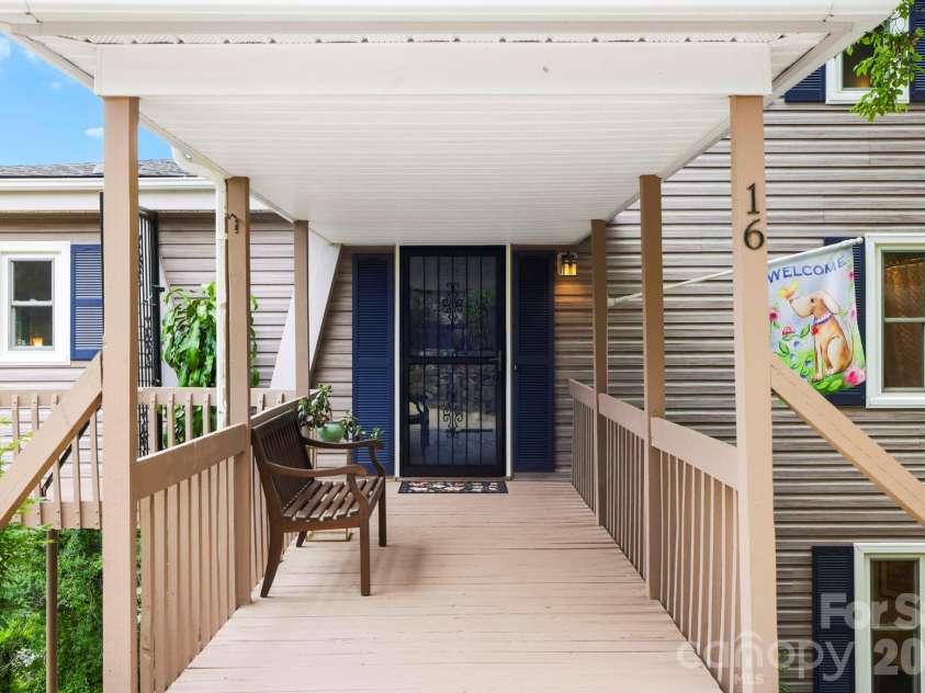16 Audubon Drive, Asheville, NC 28804.  MLS# CAR4397266, YatesRealty ID 39158. 
