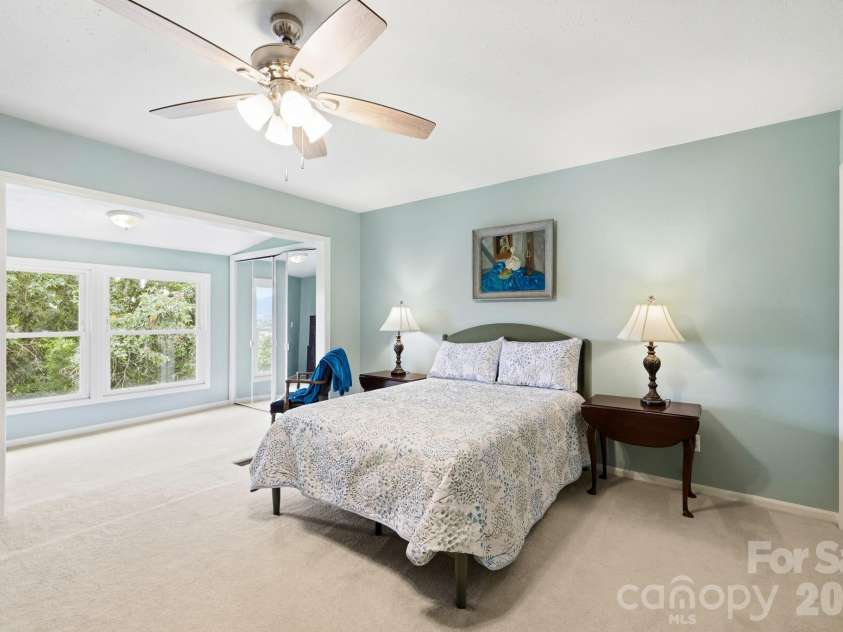 16 Audubon Drive, Asheville, NC 28804.  MLS# CAR4397266, YatesRealty ID 39158. 