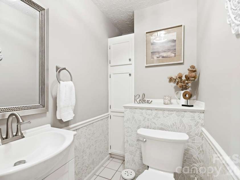 16 Audubon Drive, Asheville, NC 28804.  MLS# CAR4397266, YatesRealty ID 39158. 