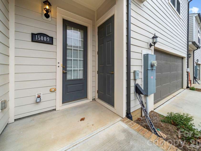 15009 Clear Sky Lane, Charlotte, NC 28277.  MLS# CAR4352286, YatesRealty ID 3916. Back