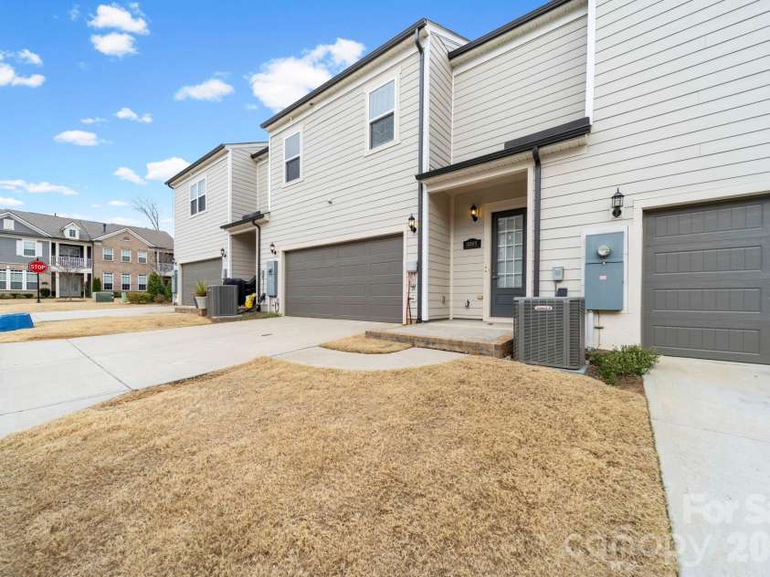 15009 Clear Sky Lane, Charlotte, NC 28277.  MLS# CAR4352286, YatesRealty ID 3916. Back