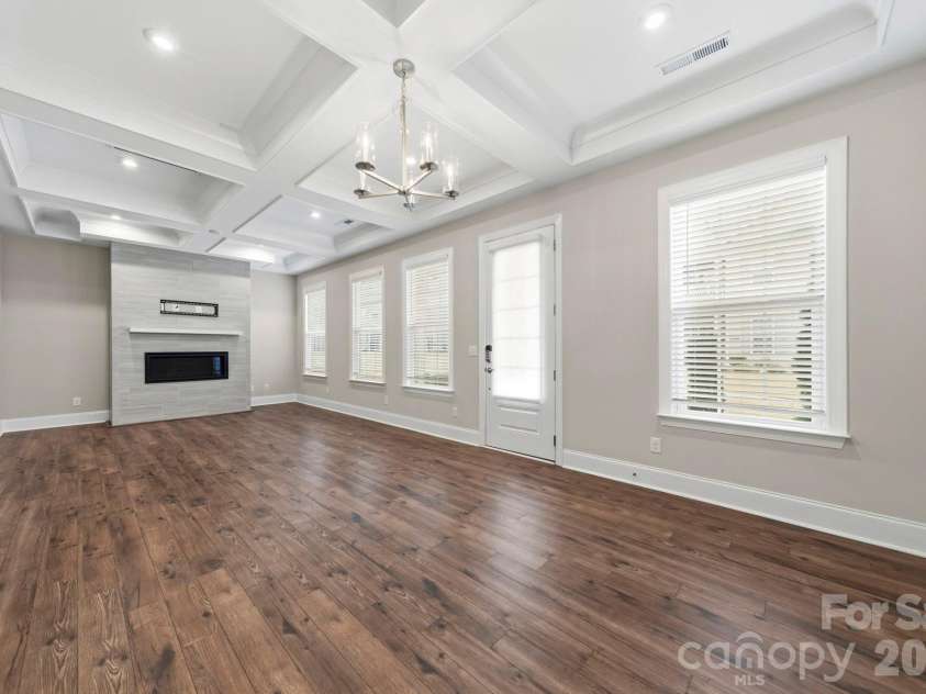15009 Clear Sky Lane, Charlotte, NC 28277.  MLS# CAR4352286, YatesRealty ID 3916. Great room